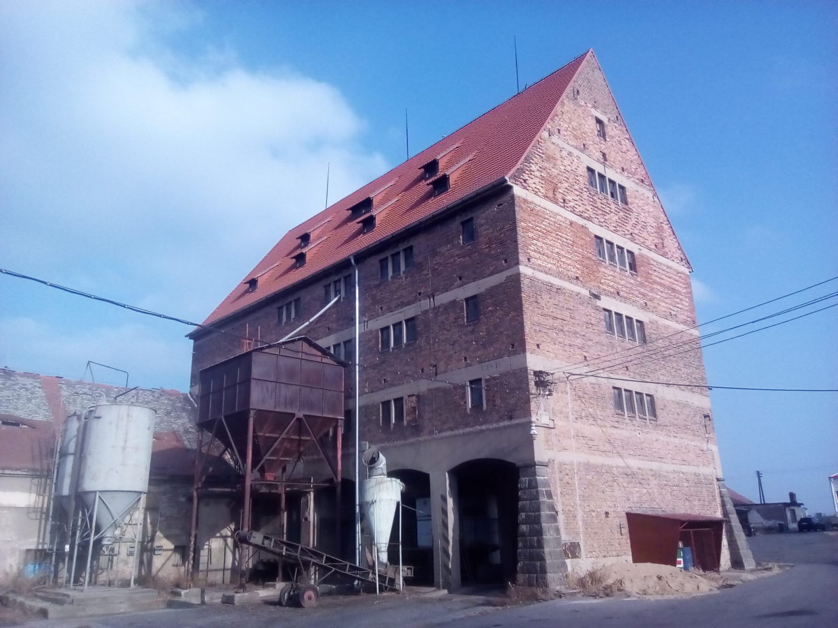 Vrbičany: Skrytý dotační zemědělský poklad v regionu Litoměřice 🏰🌳