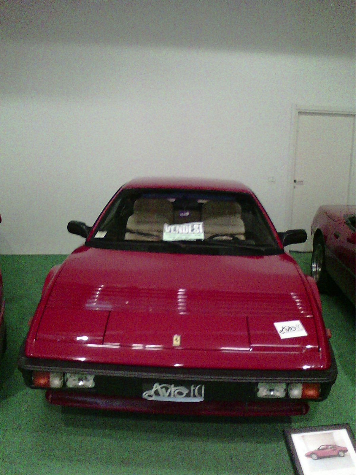 Italský vůz Ferrari na prodej na předměstí Terstu…