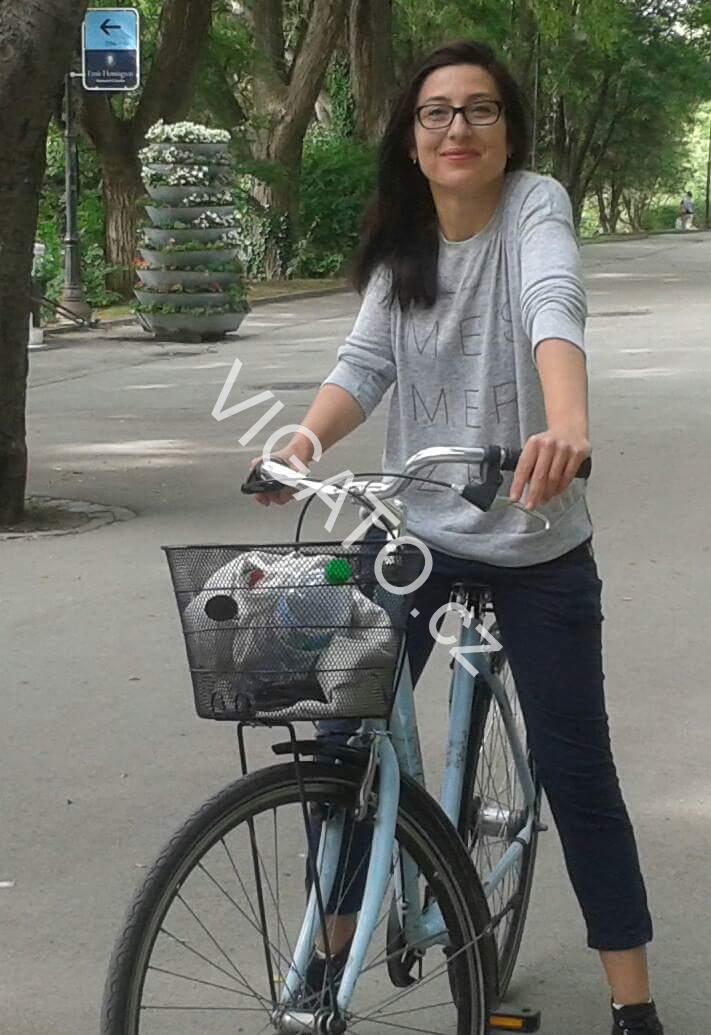 Bulharské ženy na bicyklech….