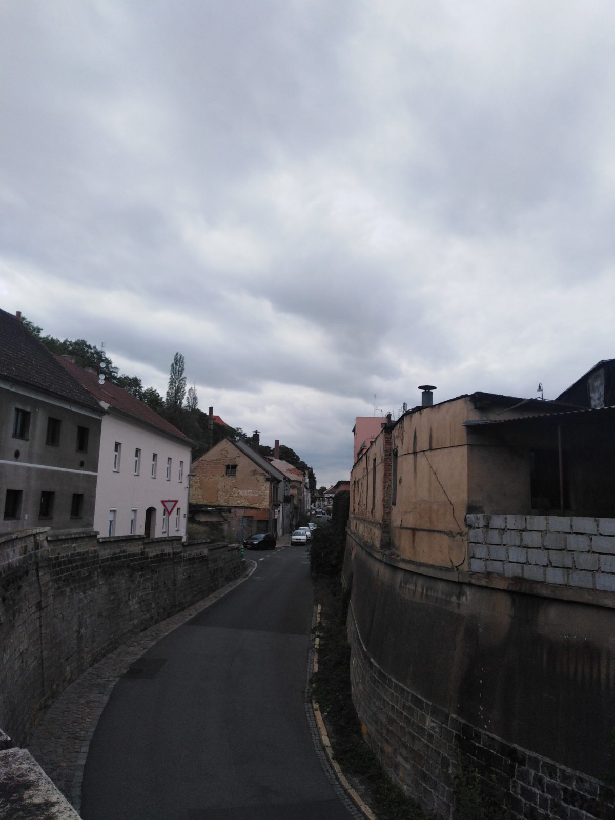 Taková jedna industriálně-železniční ulička: Roudnice nad Labem….
