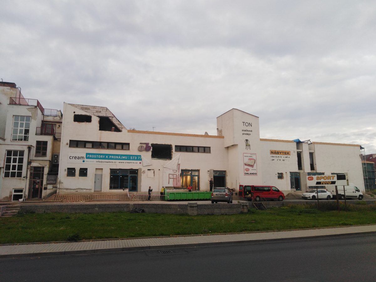 Přestavba obchodního centra v České Lípě…