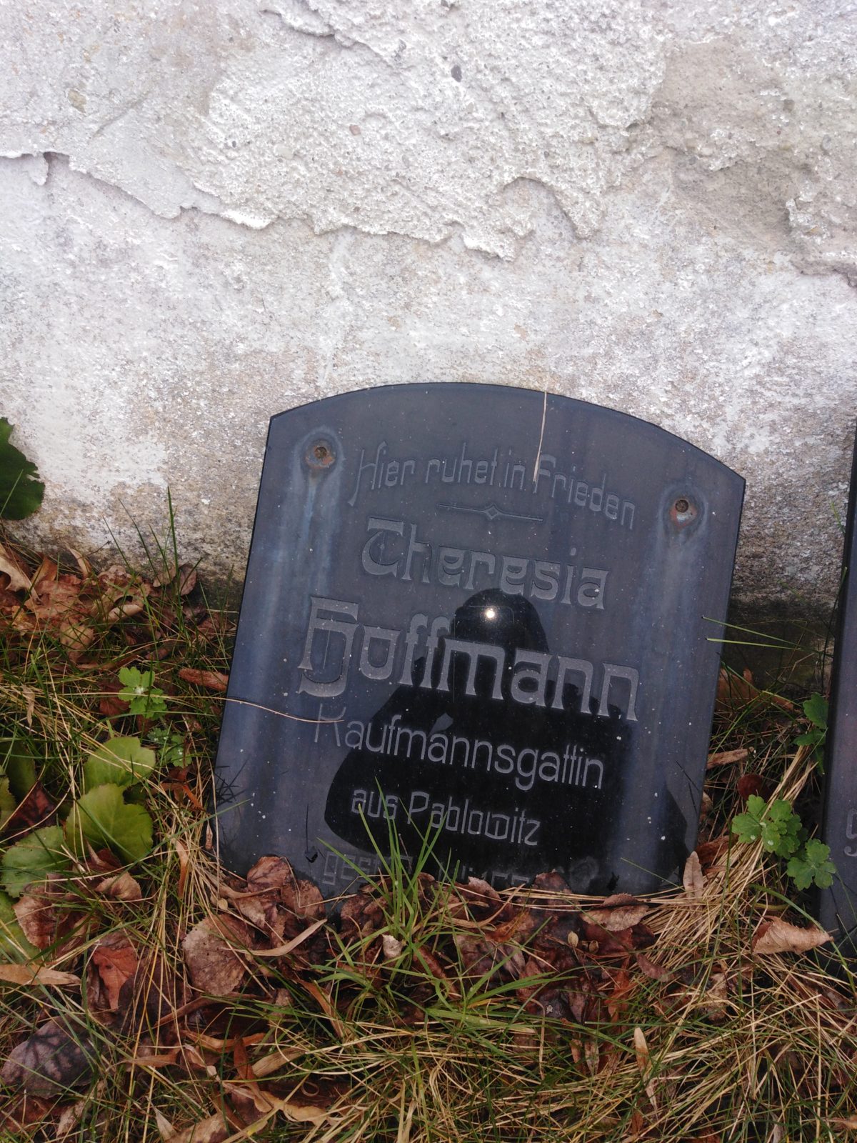 Hohlen (Markt Holany) – Gräber und Familien, die hier ihre Spuren hinterlassen haben