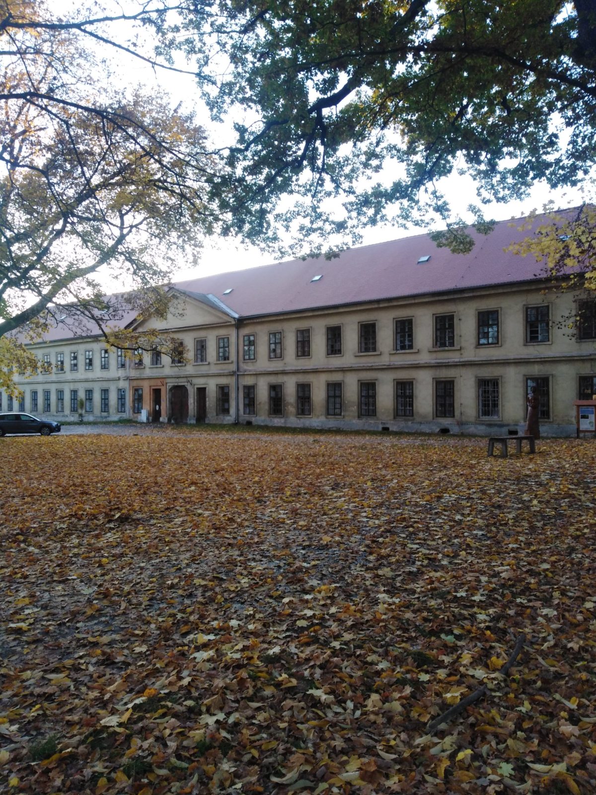 Zámek: Zahrádky u ČL