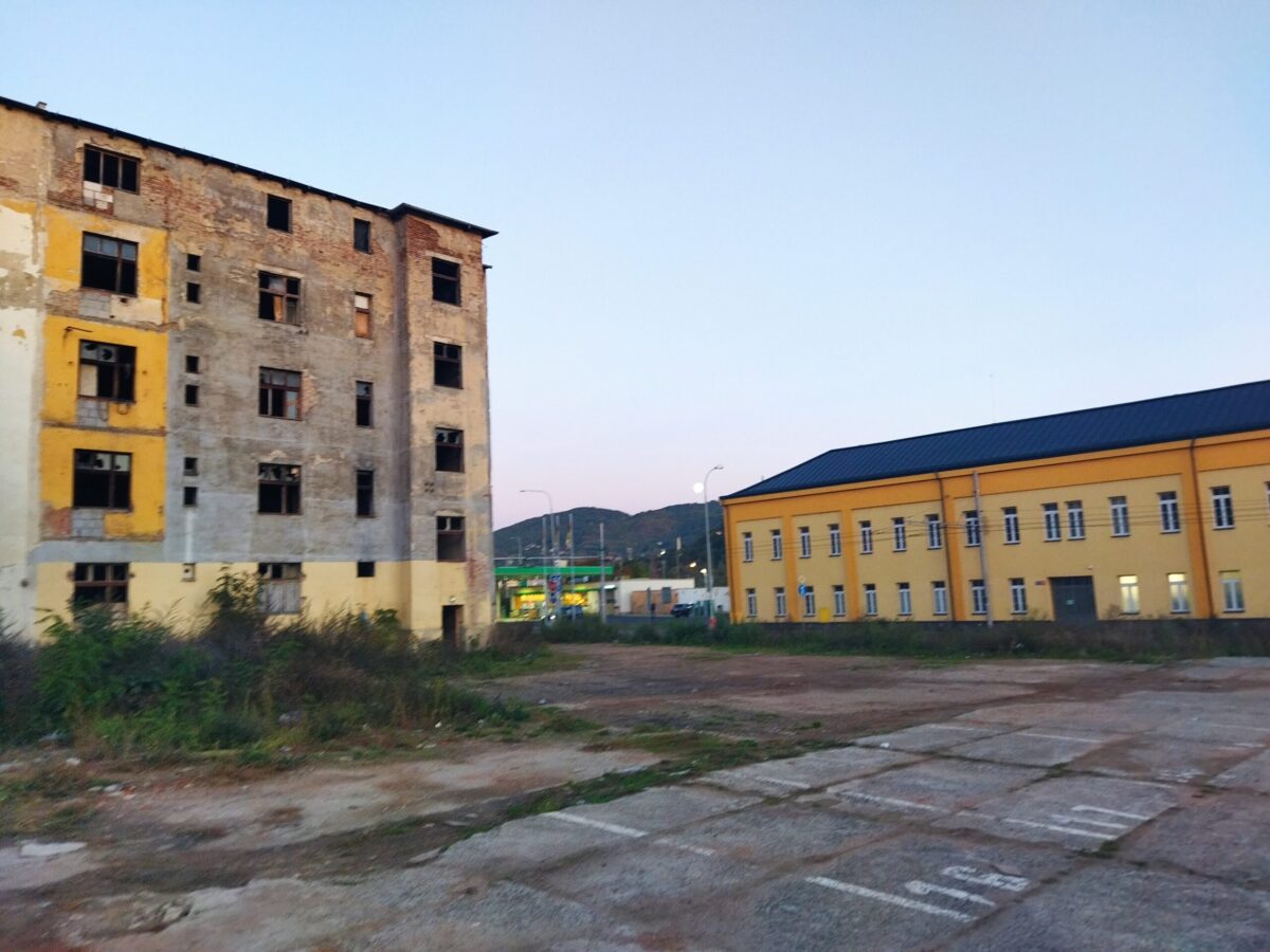 Fotil jsem Tovární